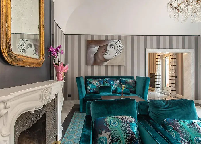 The At The Spanish Steps Exclusive Collection - The Nest Penthouse Rome